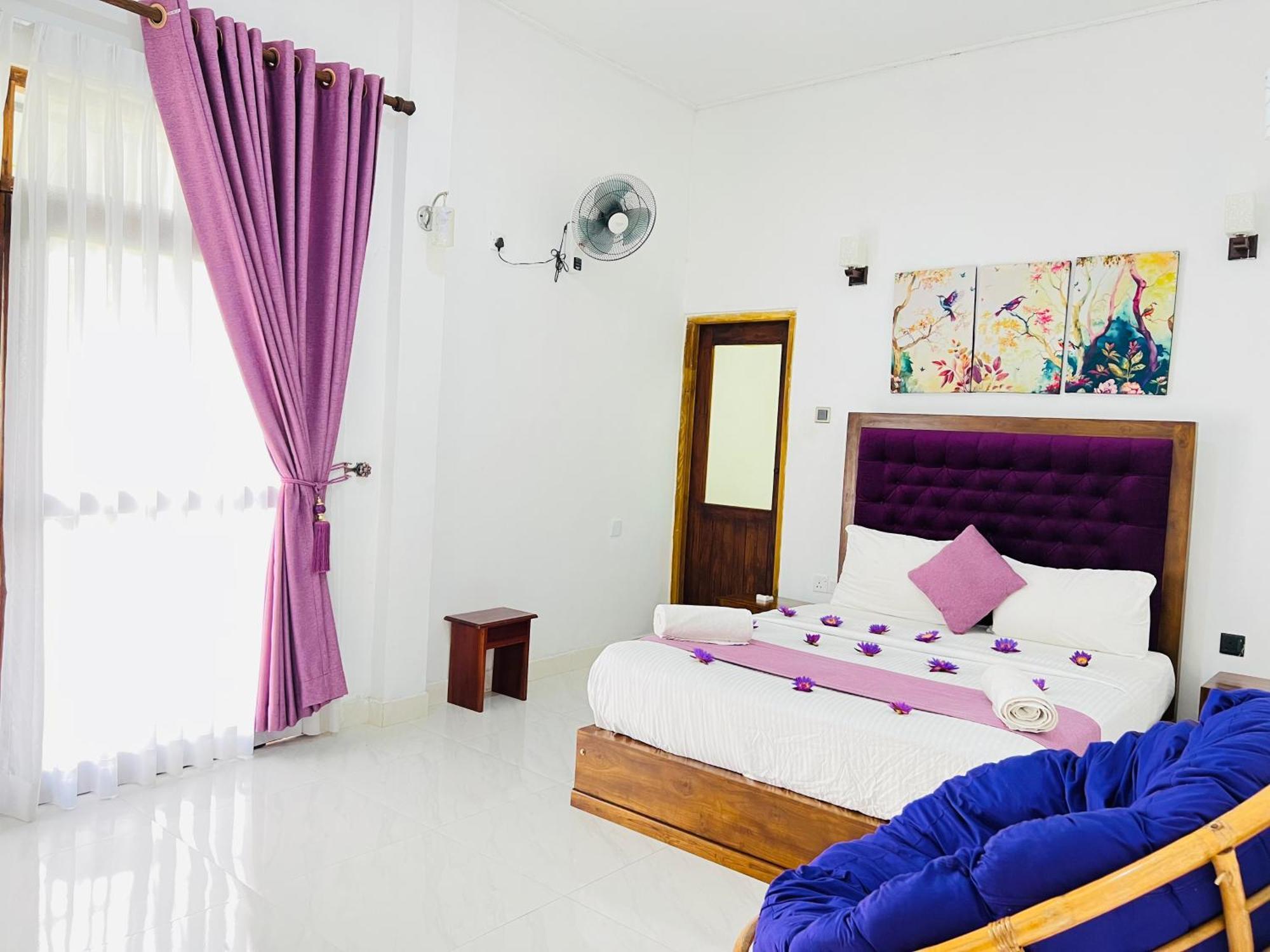 Heaven Breeze Hotel แคนดี้ ภายนอก รูปภาพ